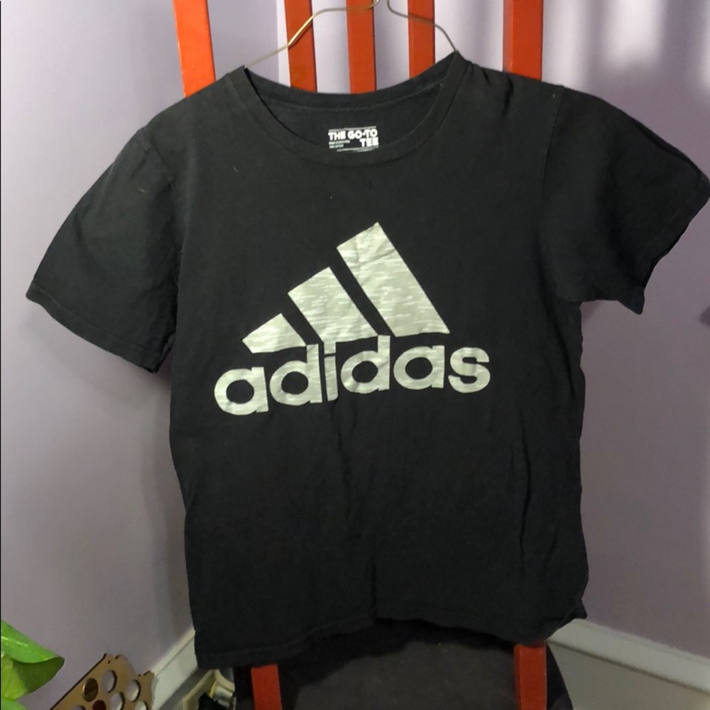 💚3/$13 Adidas go-to tee